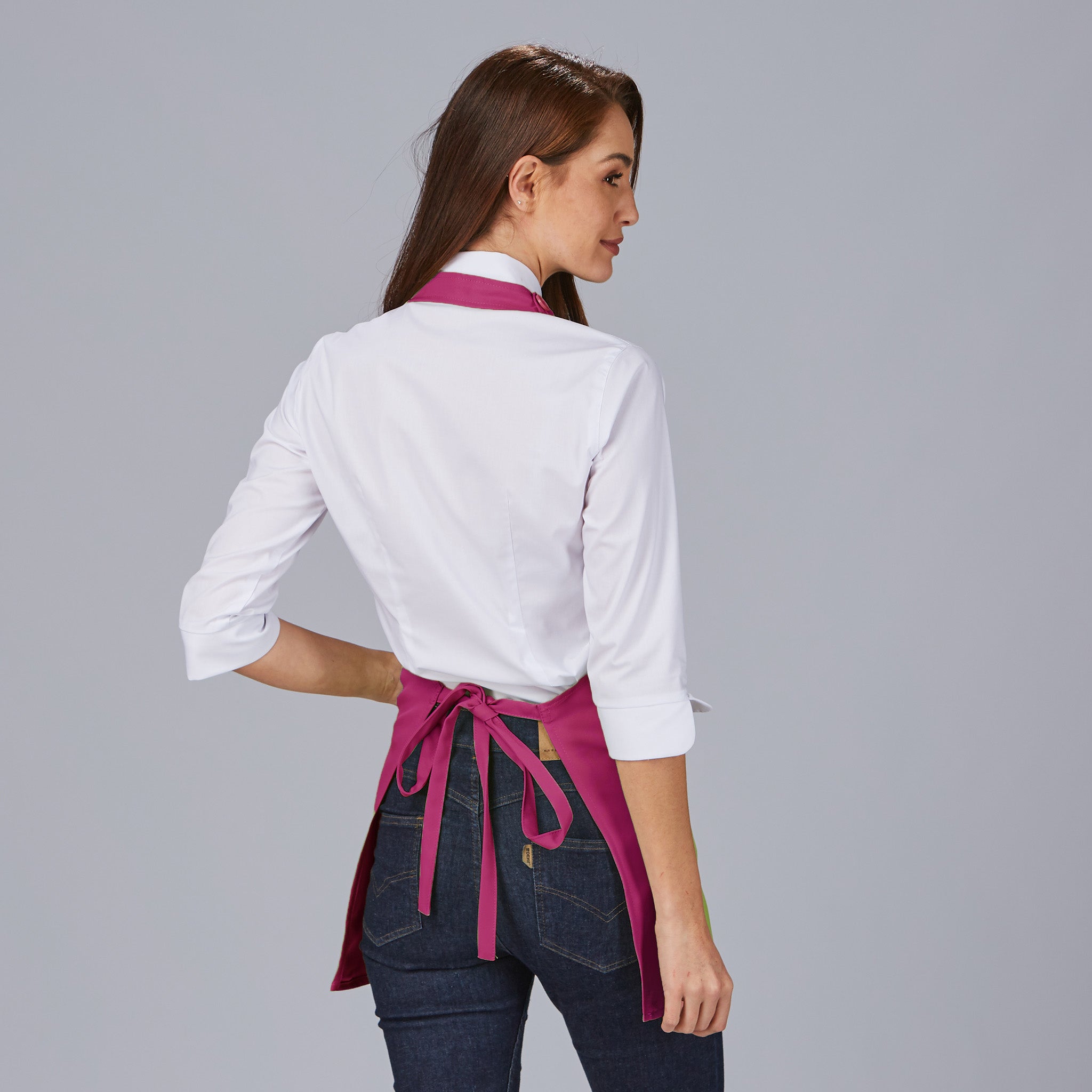 DELANTAL BISTRO SARGA POLIESTER 80X65 CM.1 bolsillo delantero. 1 bolsillo bolígrafo en pecho. Sistema de cierre con botón de pastilla. 80x65 cm. - Imagen 49