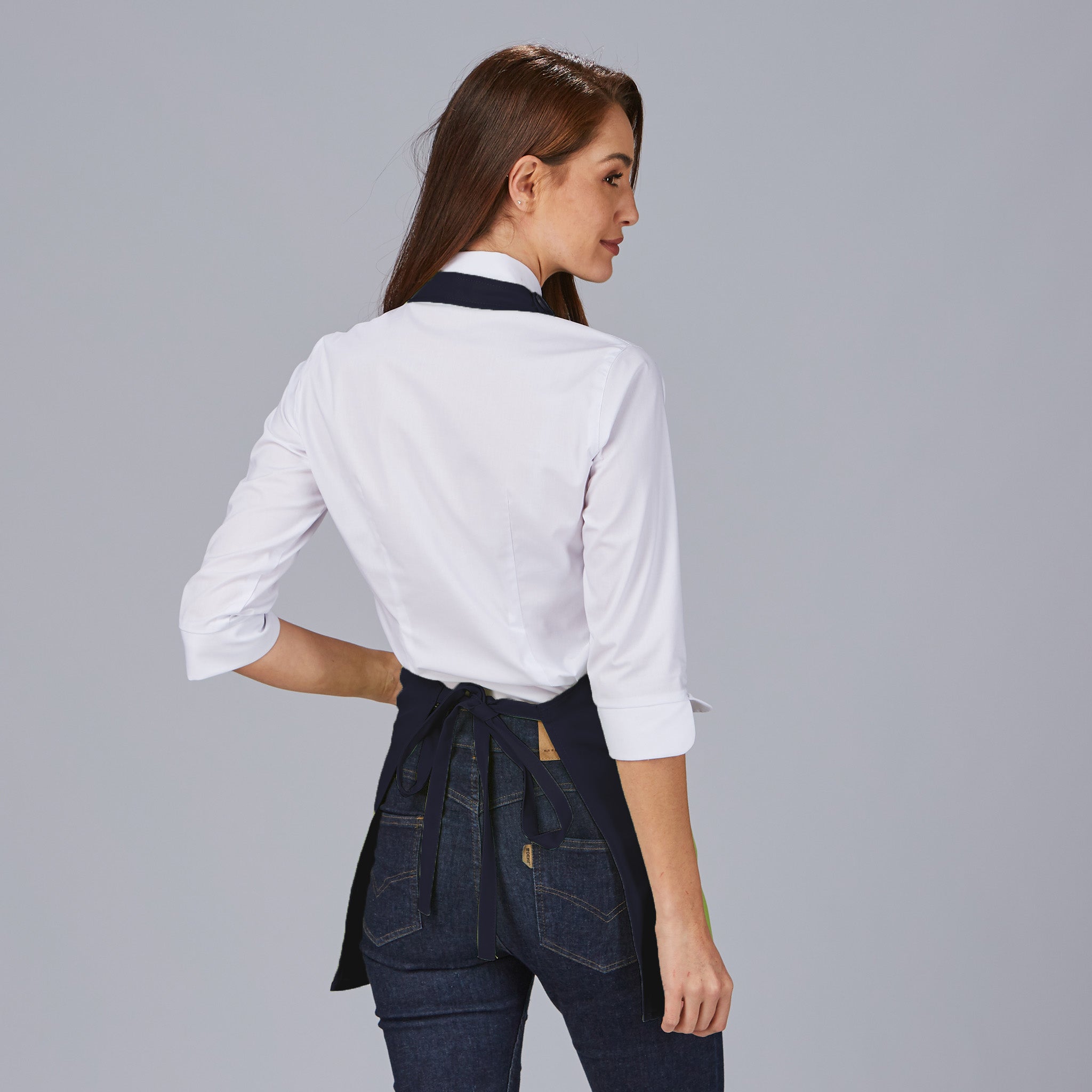 DELANTAL BISTRO SARGA POLIESTER 80X65 CM.1 bolsillo delantero. 1 bolsillo bolígrafo en pecho. Sistema de cierre con botón de pastilla. 80x65 cm. - Imagen 14